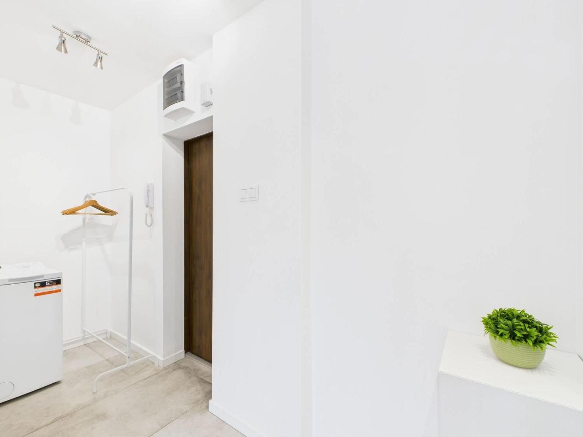 Apartament Comfortable Close To Metro Station By Renters