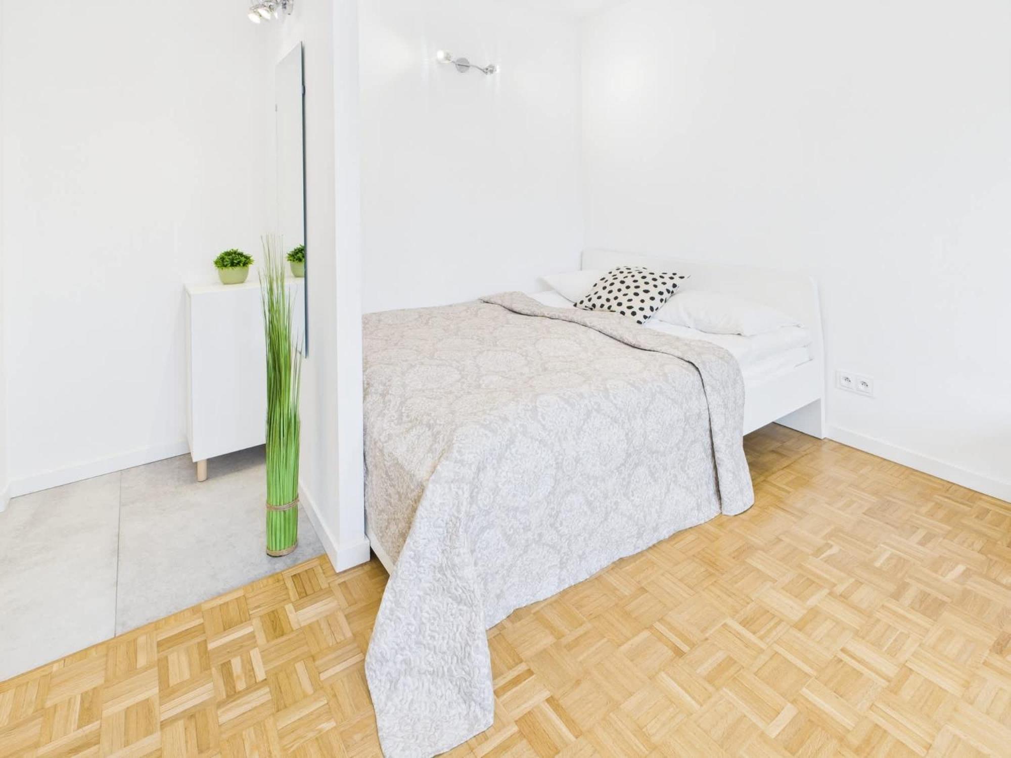 Comfortable Close To Metro Station By Renters Warszawa